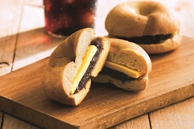 6月10日発売ベーグルサンド塩バターサンド_tullys_047502_3.jpg