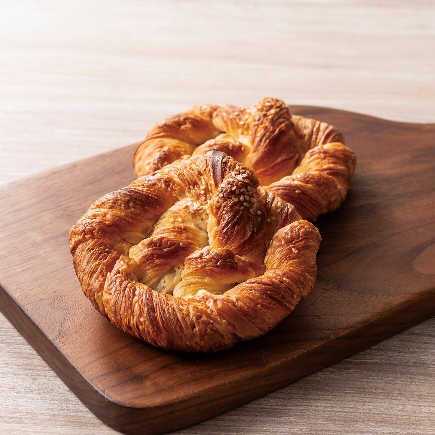 セサミ＆ソルトプレッツェルクロワッサン