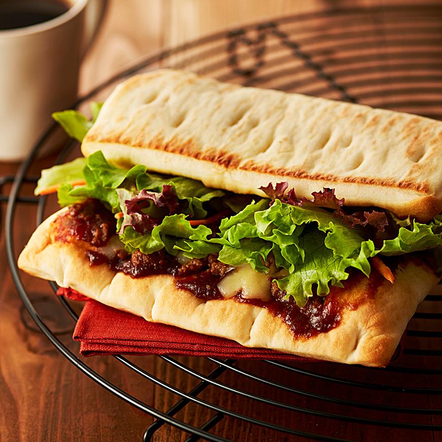 ピッツァサラダ プラス 赤ワインデミビーフ